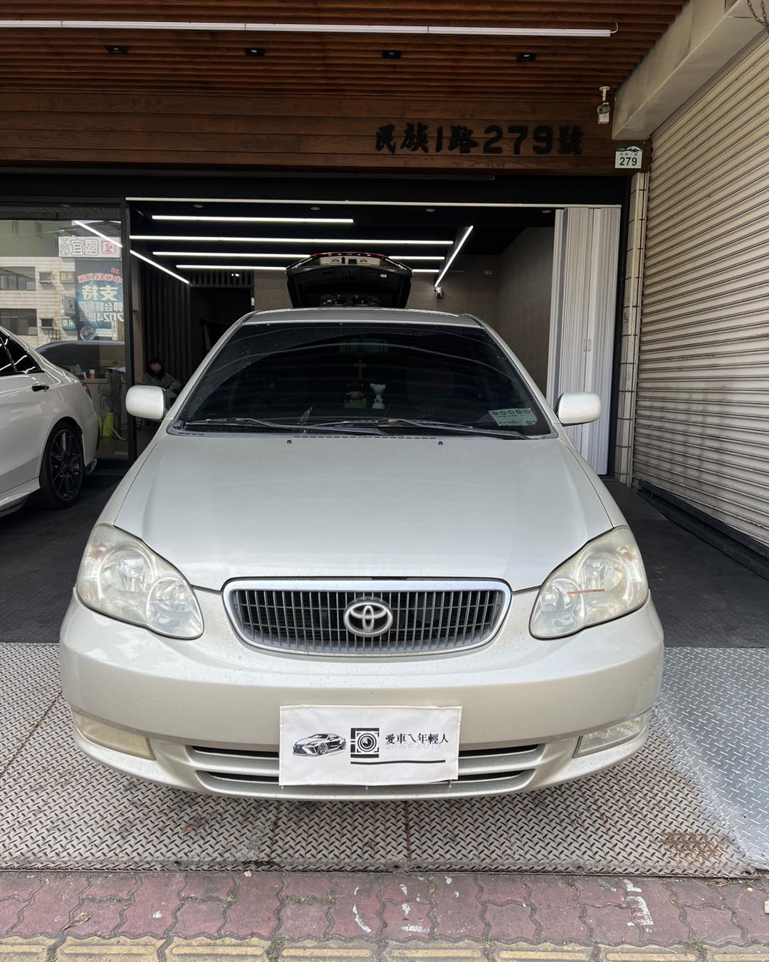 Toyota-Altis 更換快譯通後鏡頭